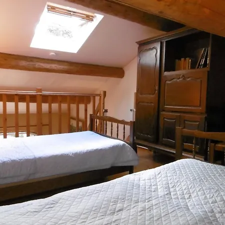 Le Val Leron Bed & Breakfast Valaurie