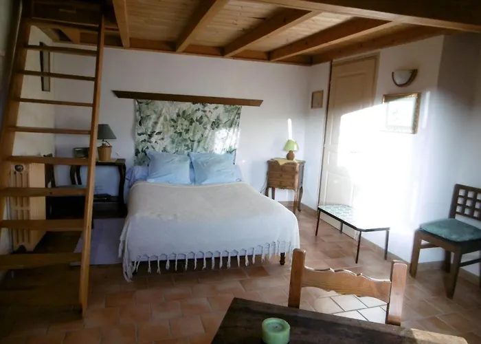 Le Val Léron Bed and breakfast Valaurie