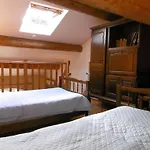 Le Val Leron Bed & Breakfast Valaurie