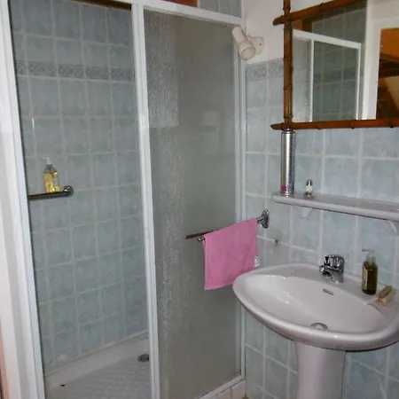 Le Val Leron Bed and Breakfast
